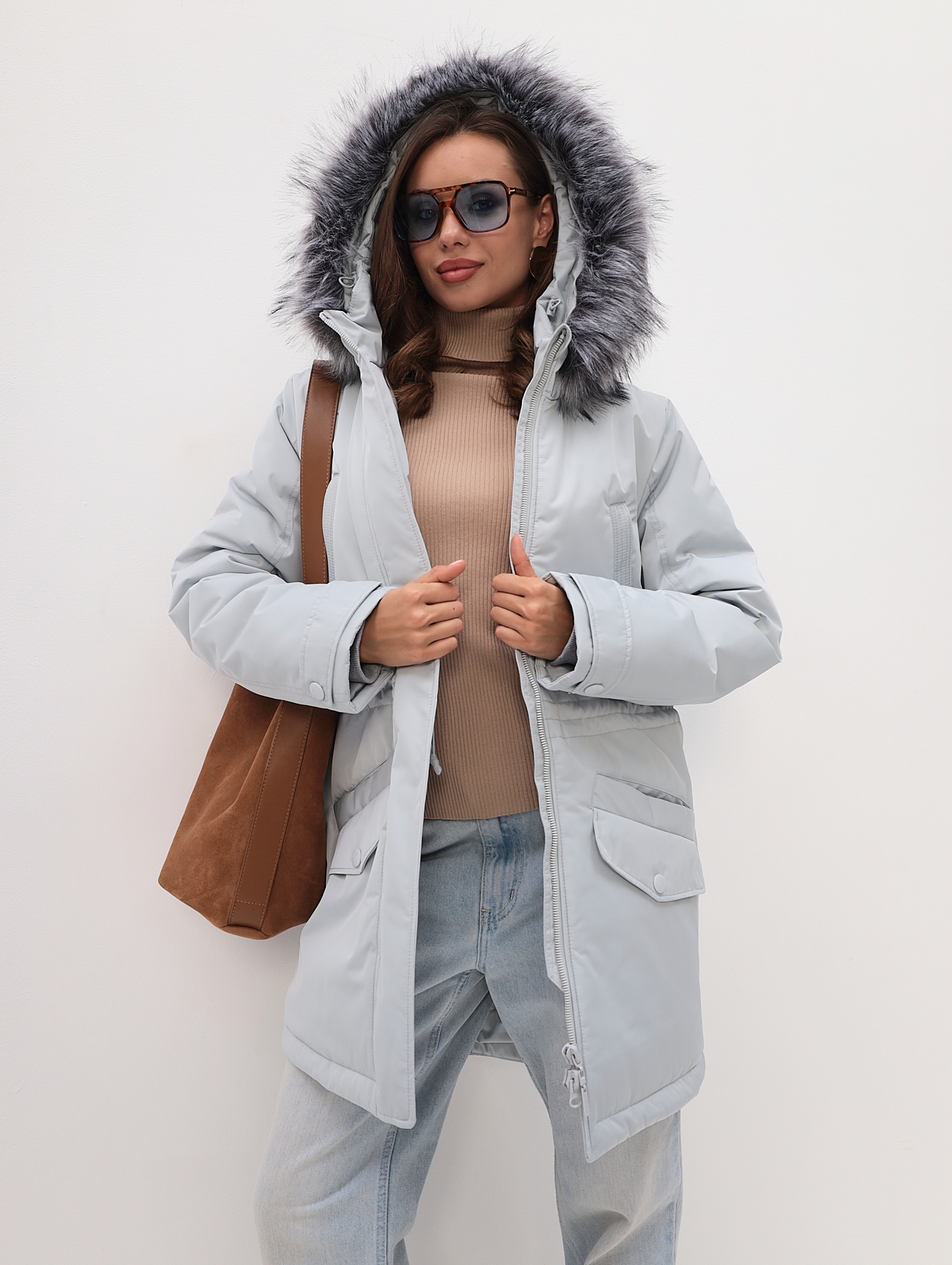 Куртка зимняя женская с опушкой из искусственного меха TRF14-346