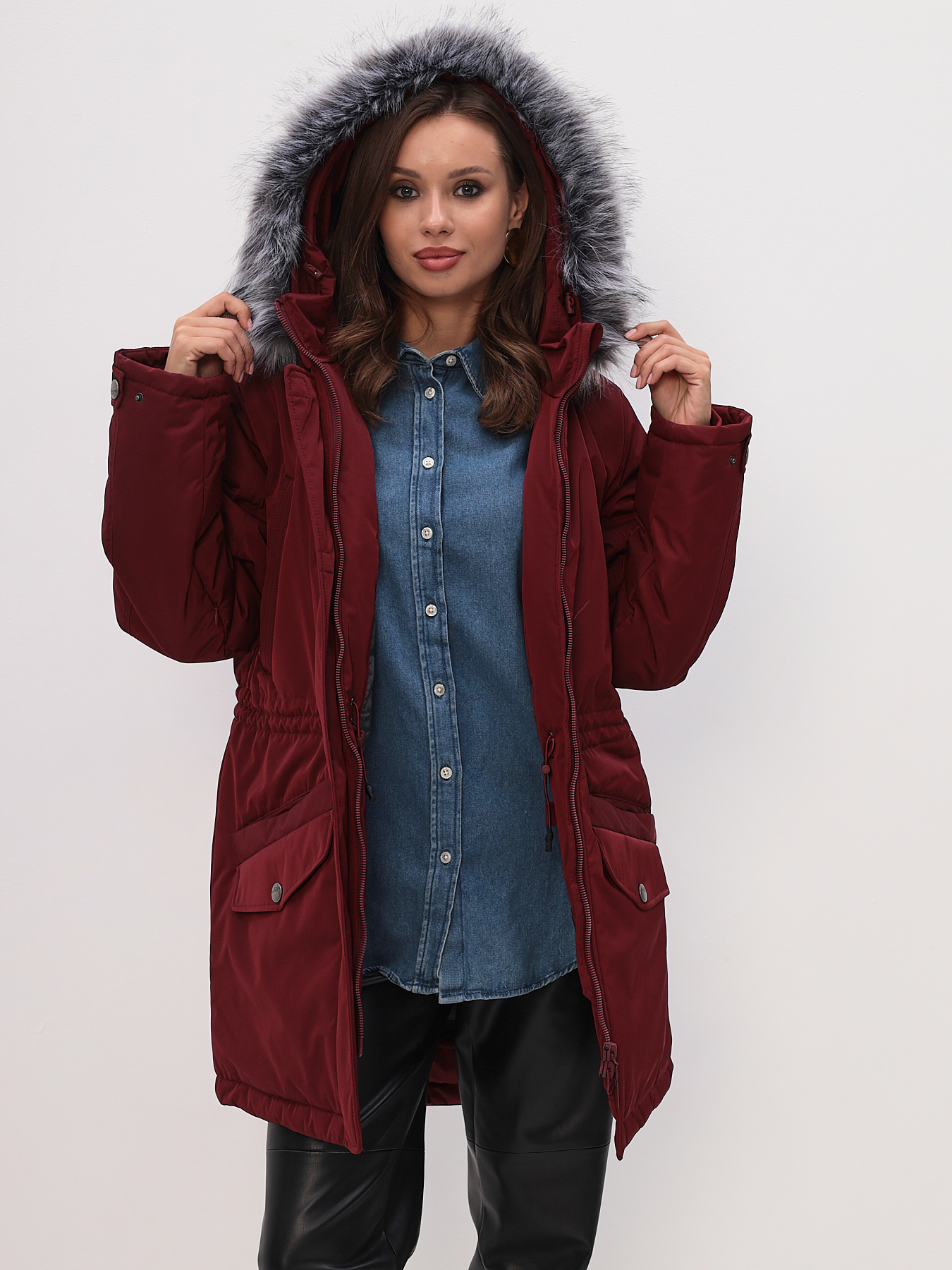 Куртка зимняя женская с опушкой из искусственного меха TRF14-346