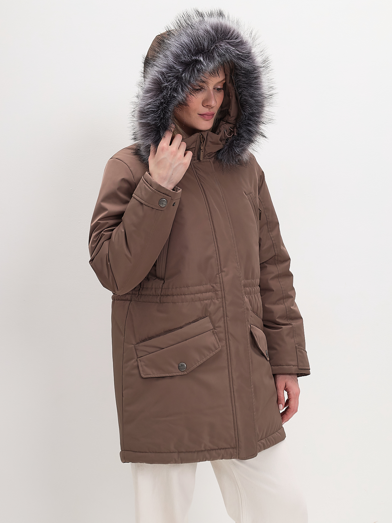 Куртка зимняя женская с опушкой из искусственного меха TRF14-346